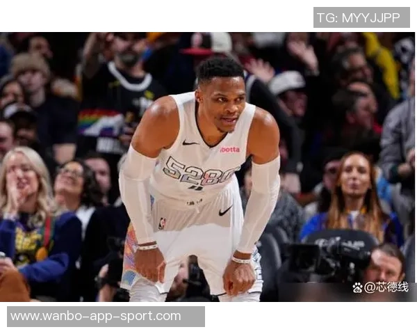 戈登替补表现逐渐回暖12投5中贡献12分6篮板2助攻展现潜力 戈登替补表现逐渐回暖12投5中贡献12分6篮板2助攻展现潜力