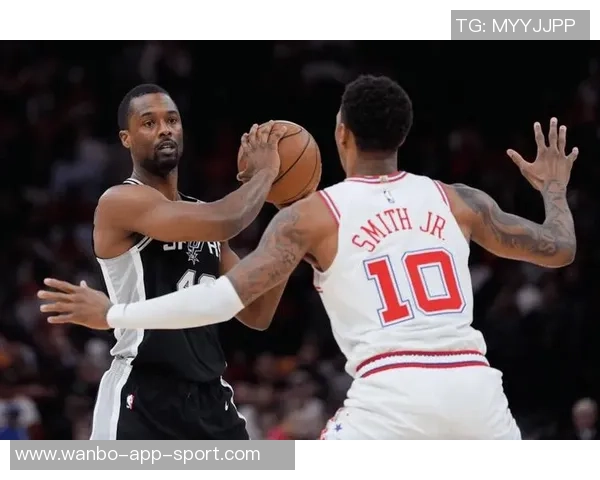 费尔顿建议马刺用福克斯交易小贾巴里史密斯火箭急需后卫补强 费尔顿建议马刺用福克斯交易小贾巴里史密斯火箭急需后卫补强